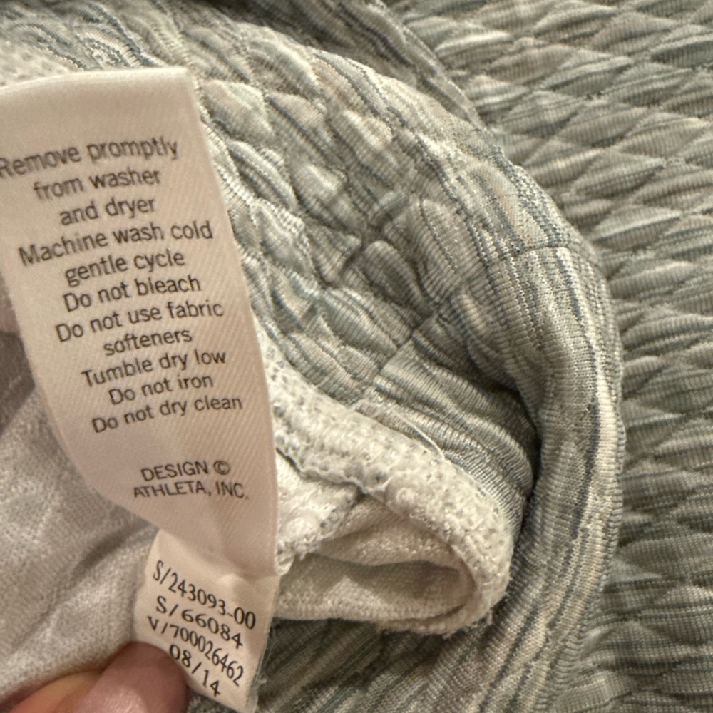 Athleta Women’s Snowscape Crew Gray and White Long Sleeve Top Size Lg - Picture 10 of 12